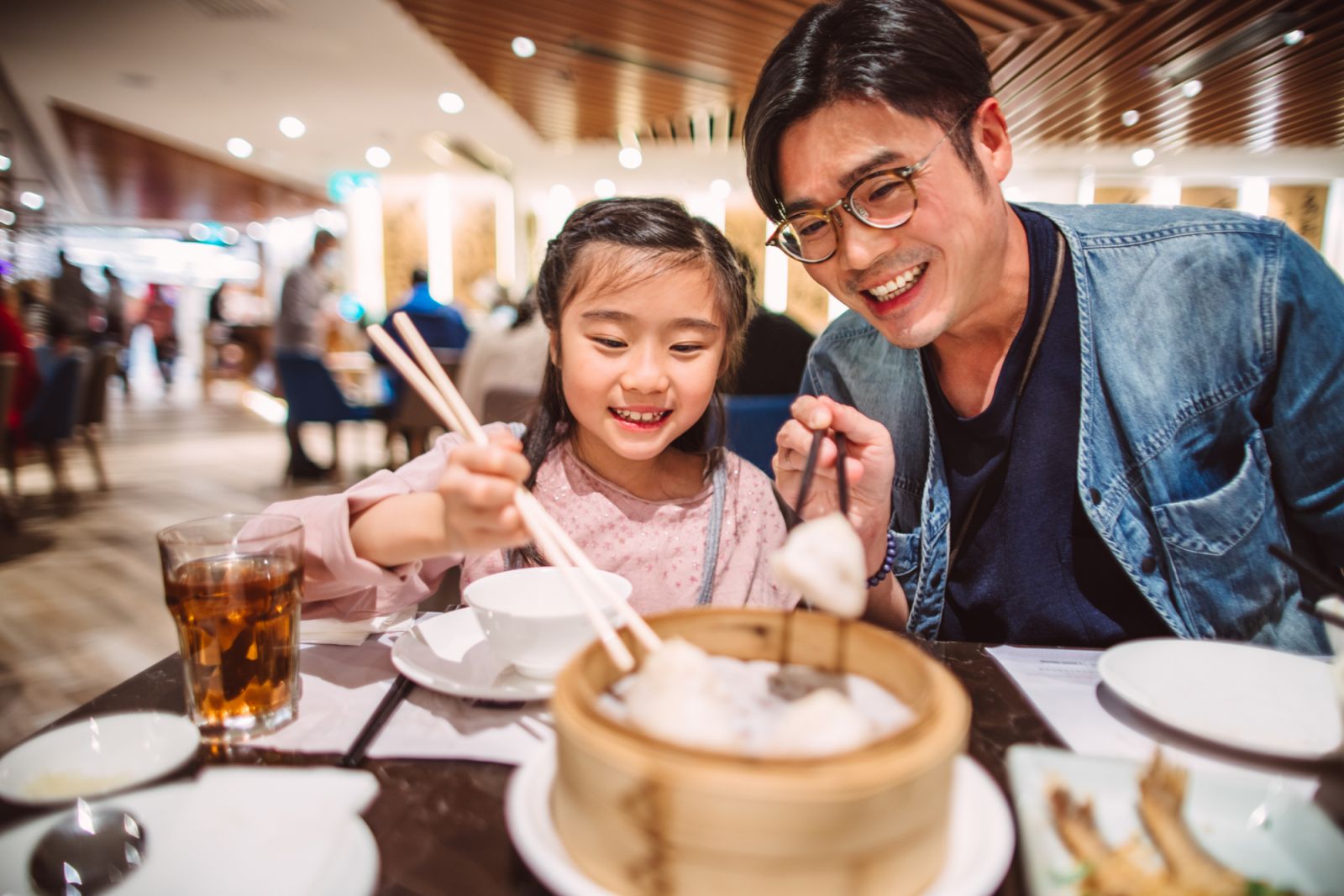 10 Family Friendly Restaurants in Los Angeles Neighborhoods