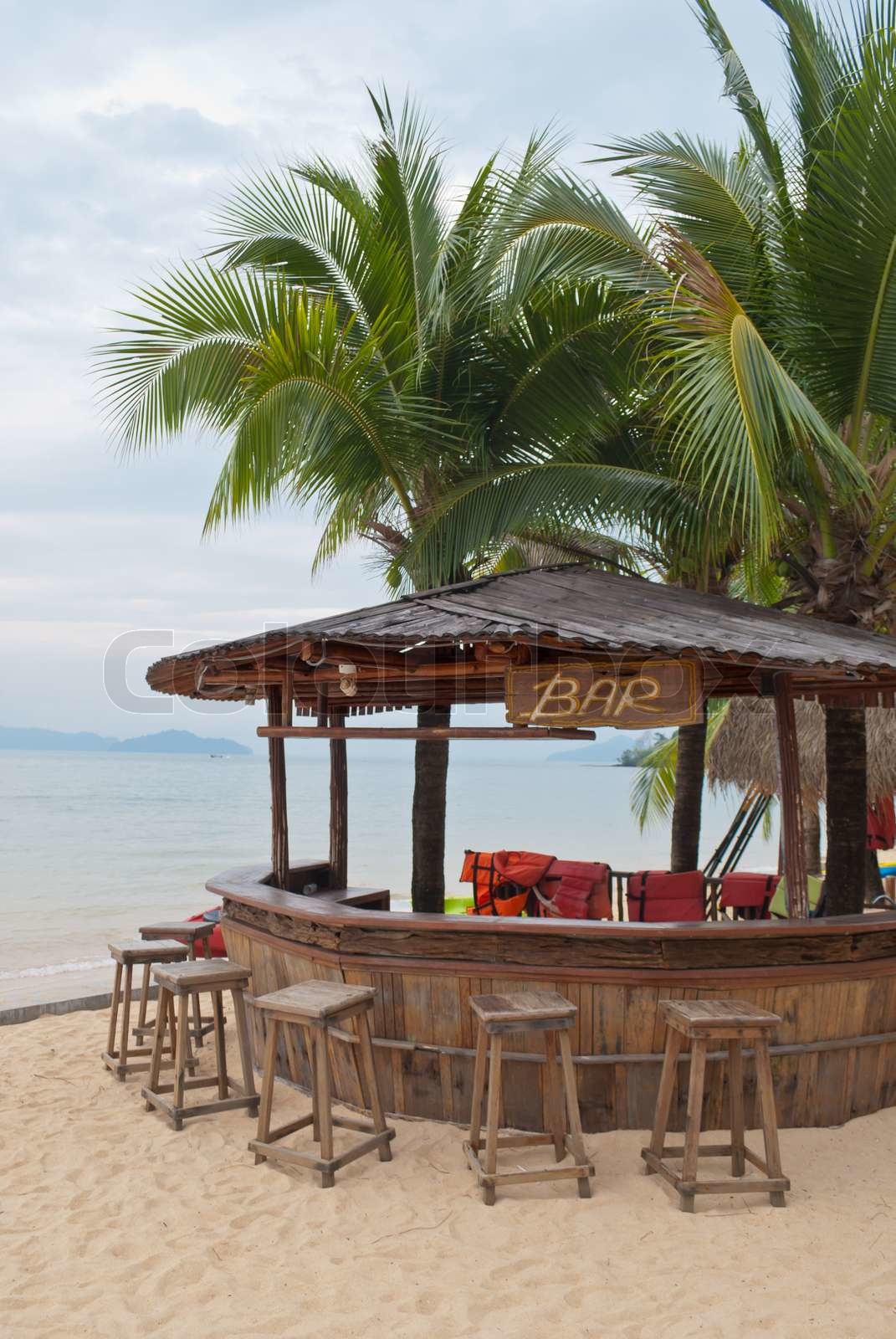 10 Bars On The Beach in New York Neighborhoods