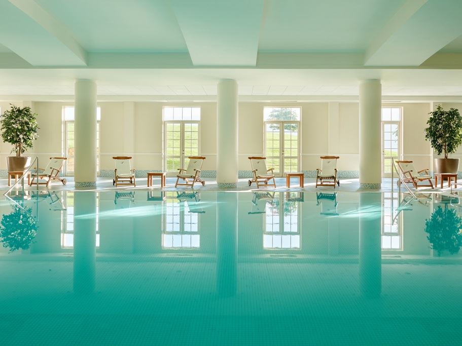 10 Hotels With Pools in Los Angeles Neighborhoods