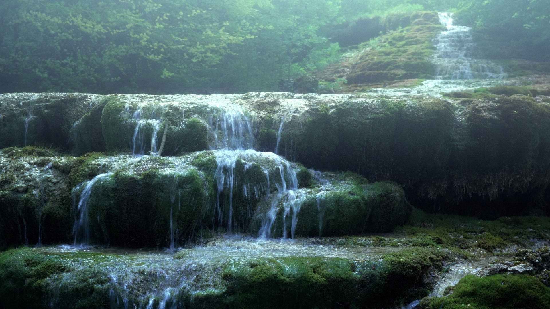 10 Falls in Los Angeles Neighborhoods