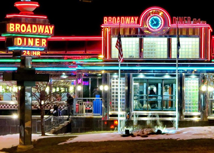 10 Places Open Late To Eat in Los Angeles Neighborhoods