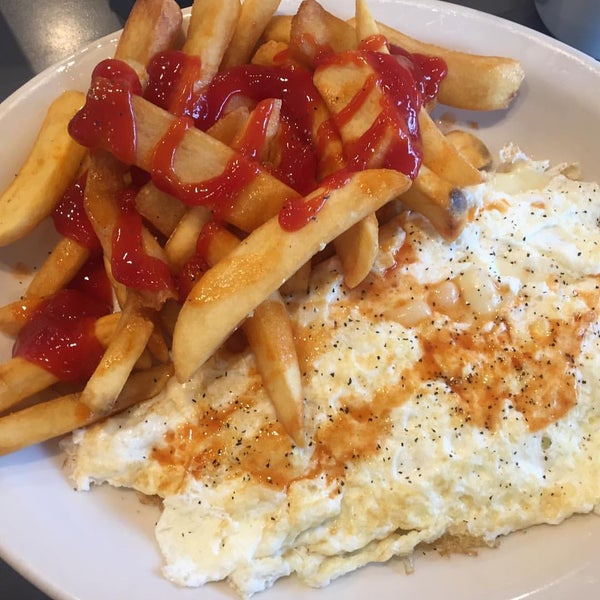 10 Places To Eat Open 24 Hours in New York Neighborhoods