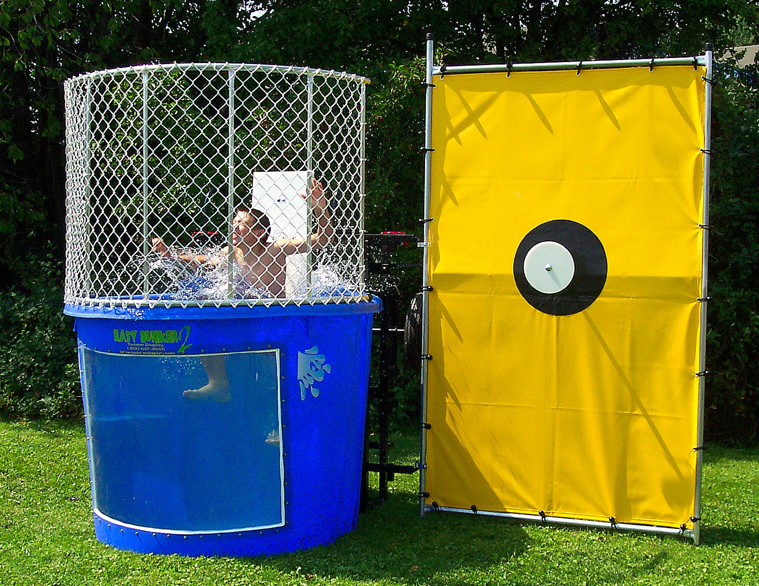 10 Dunk Tank Rental in New York Neighborhoods