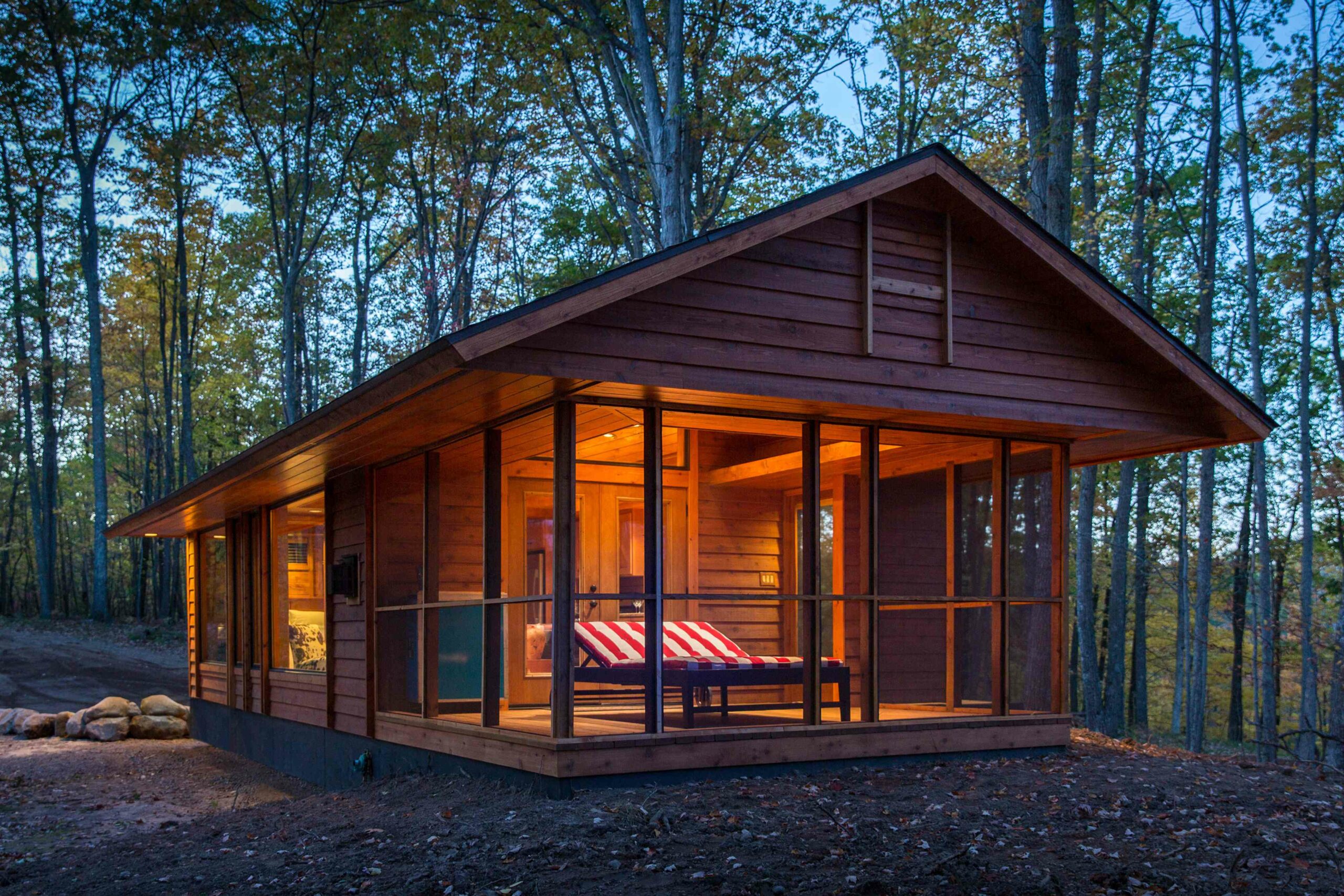 10 Cabin With Jacuzzi in New York Neighborhoods