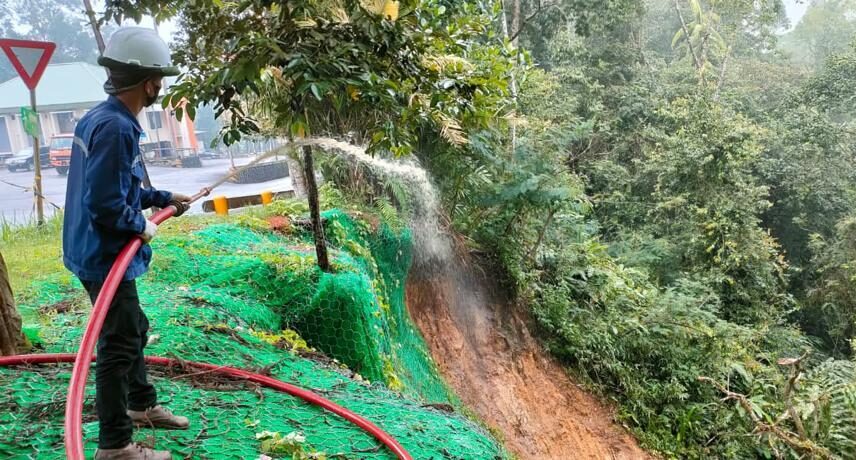 10 Hydroseeders in New York Neighborhoods