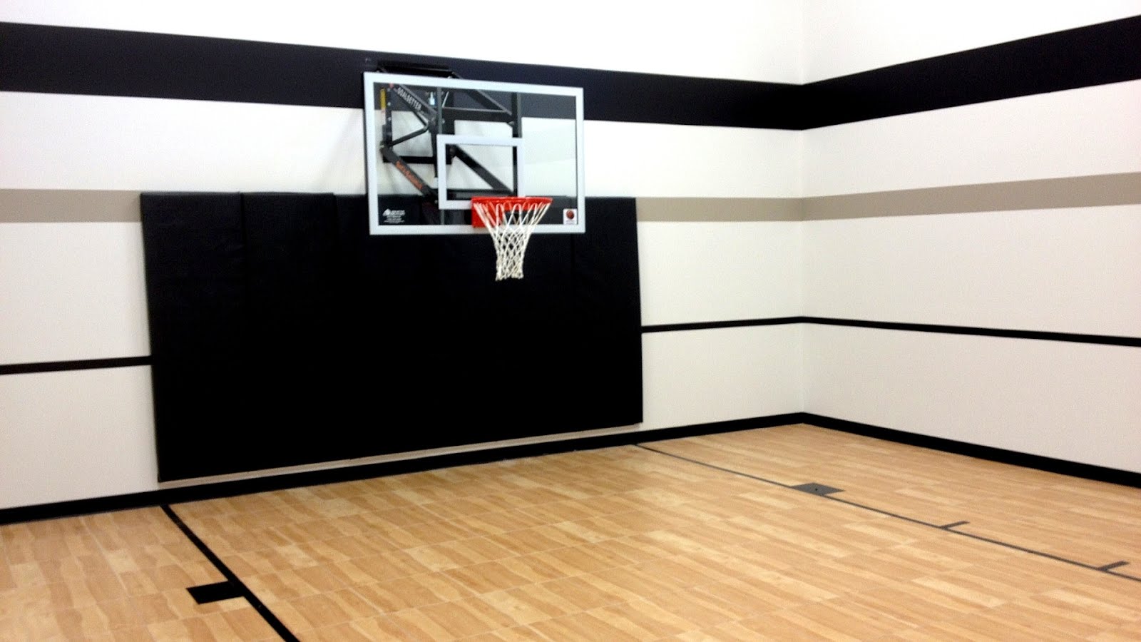 10 Free Indoor Basketball Courts in New York Neighborhoods