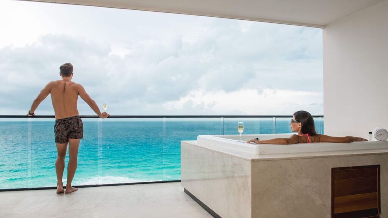 10 Motels With Hot Tubs in New York Neighborhoods