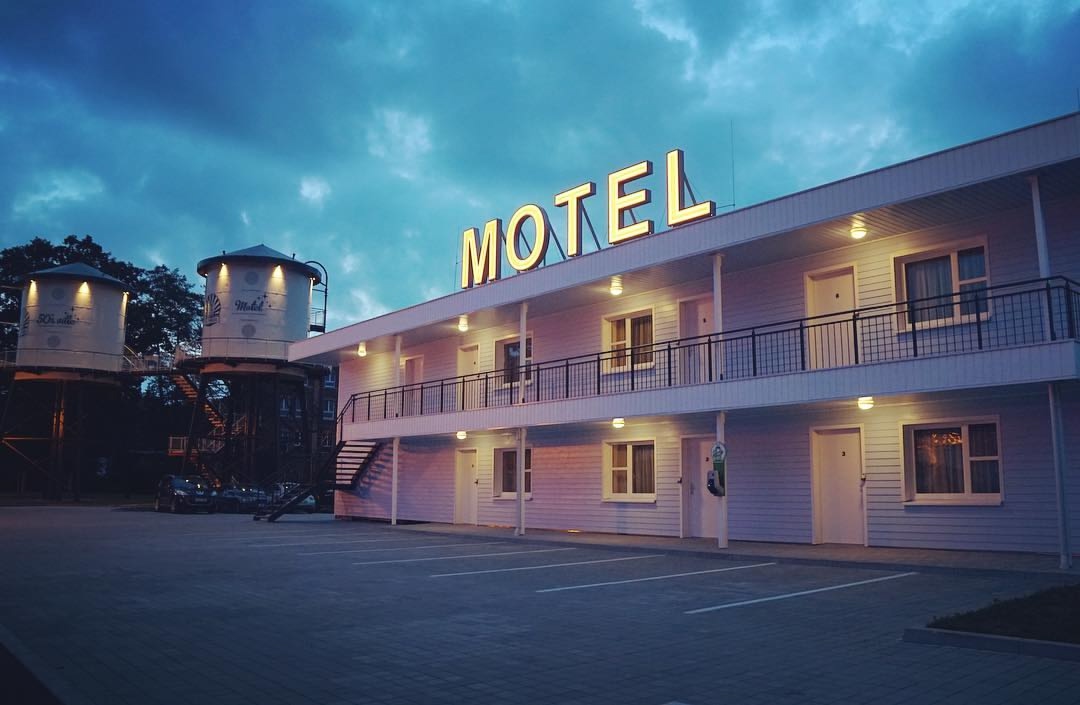 10 Motel With Jacuzzi in New York Neighborhoods