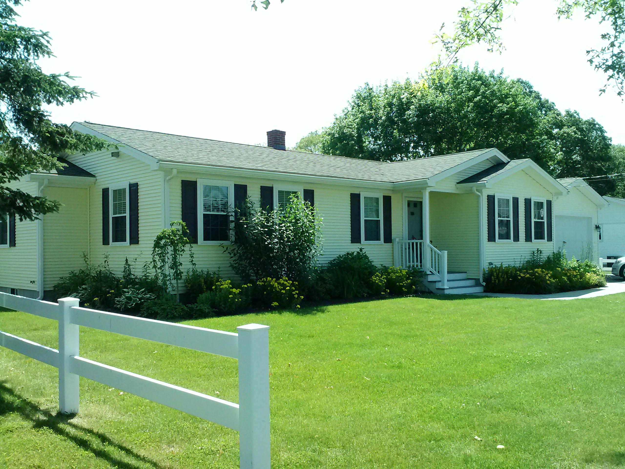 10 Ranch Style Homes For Sale in New York Neighborhoods