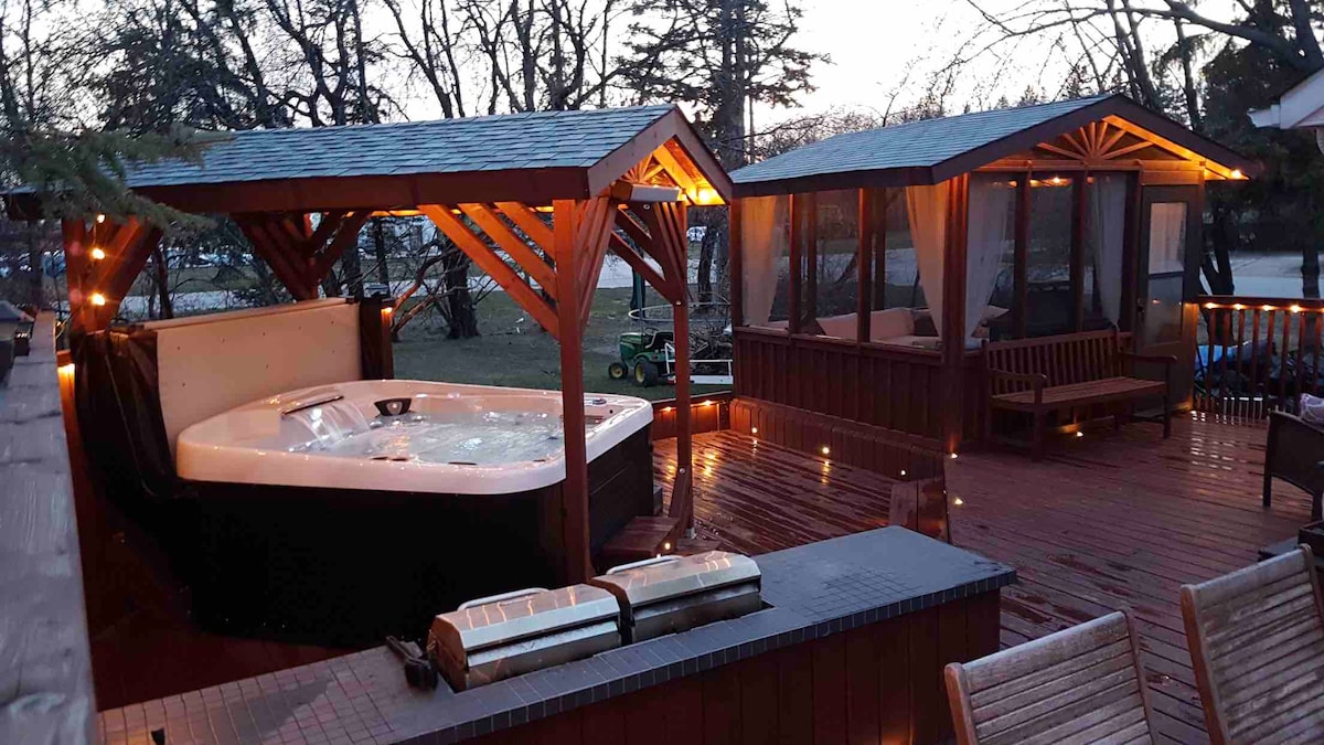 10 Airbnb With Hot Tub in New York Neighborhoods