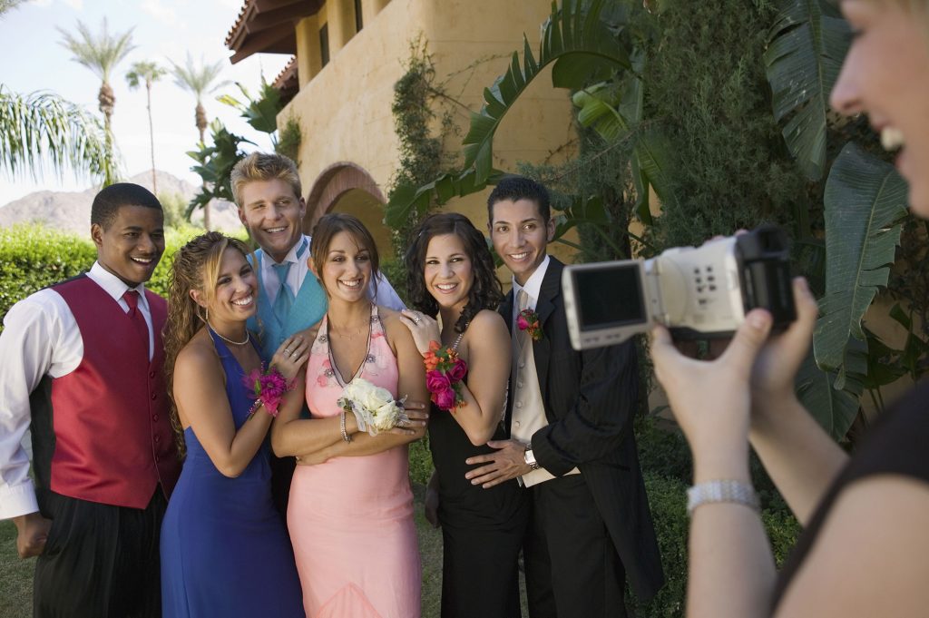 10 Places To Take Pictures For Prom in New York Neighborhoods