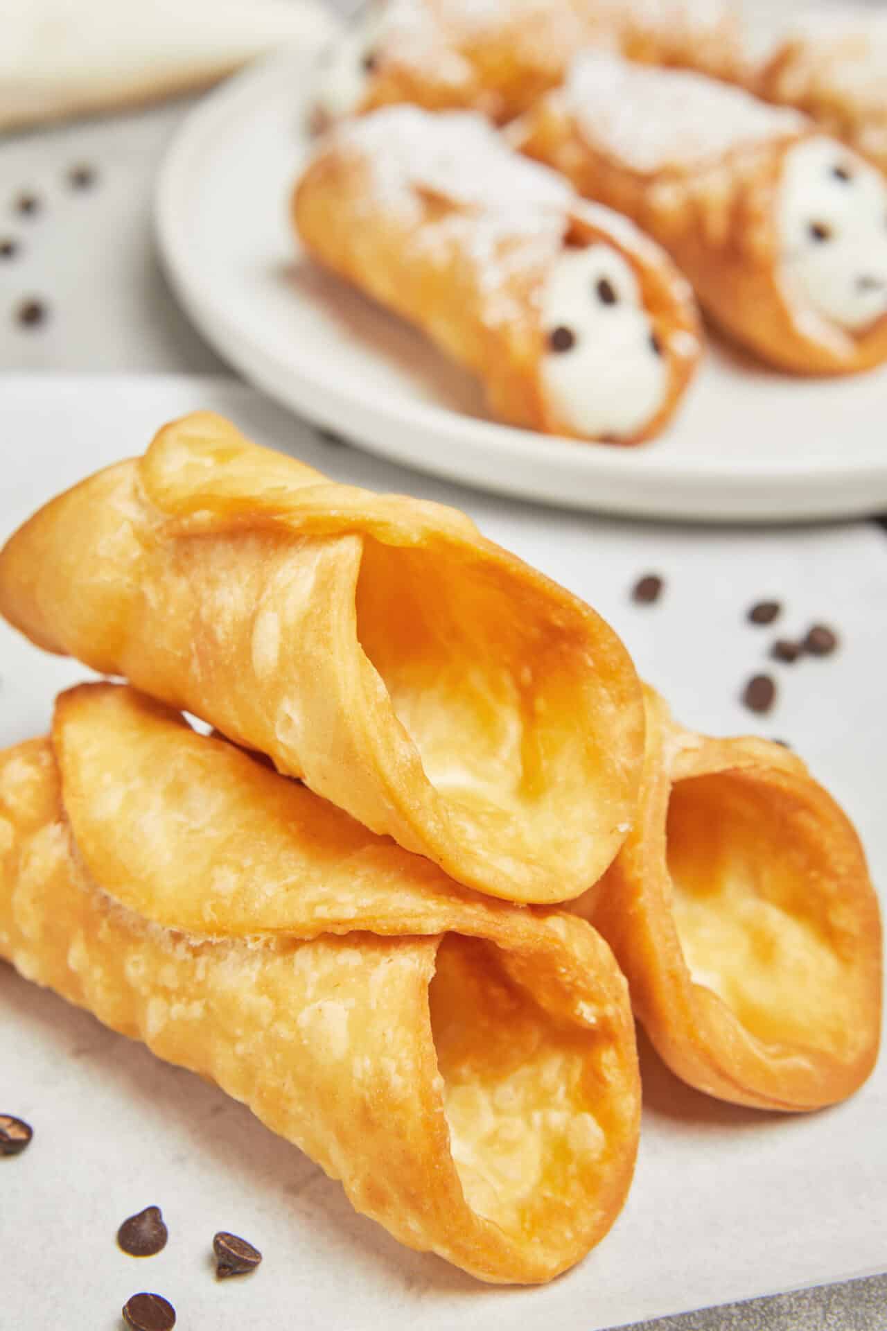 10 Cannoli Shells in New York Neighborhoods