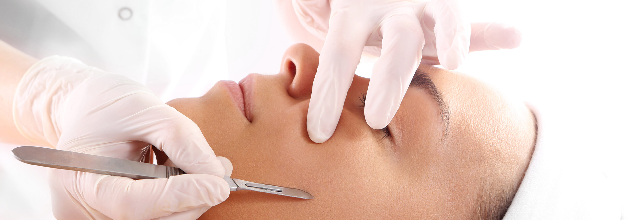 10 Dermaplaning in Los Angeles Neighborhoods