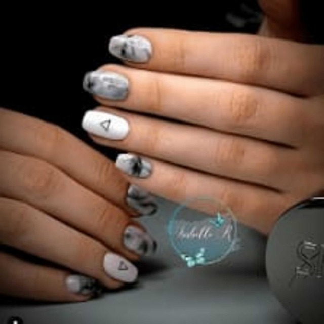 10 Dip Nails in New York Neighborhoods