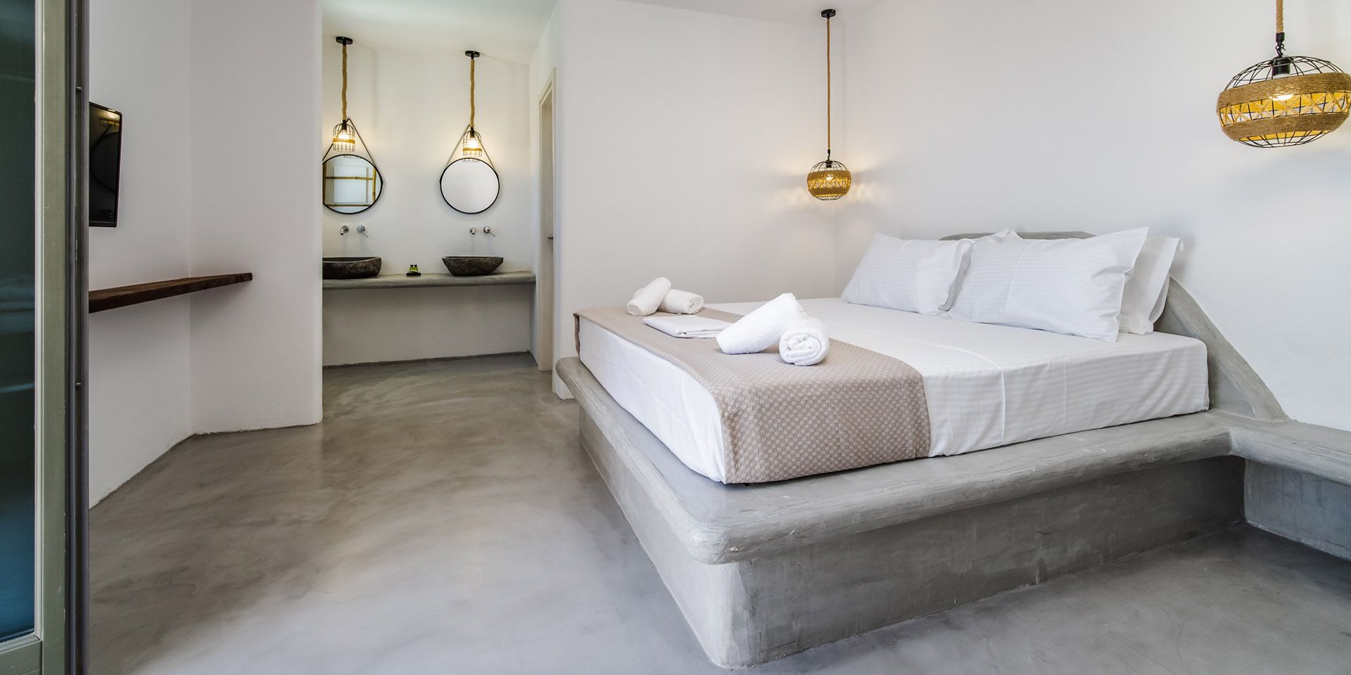 10 Honeymoon Suites in New York Neighborhoods