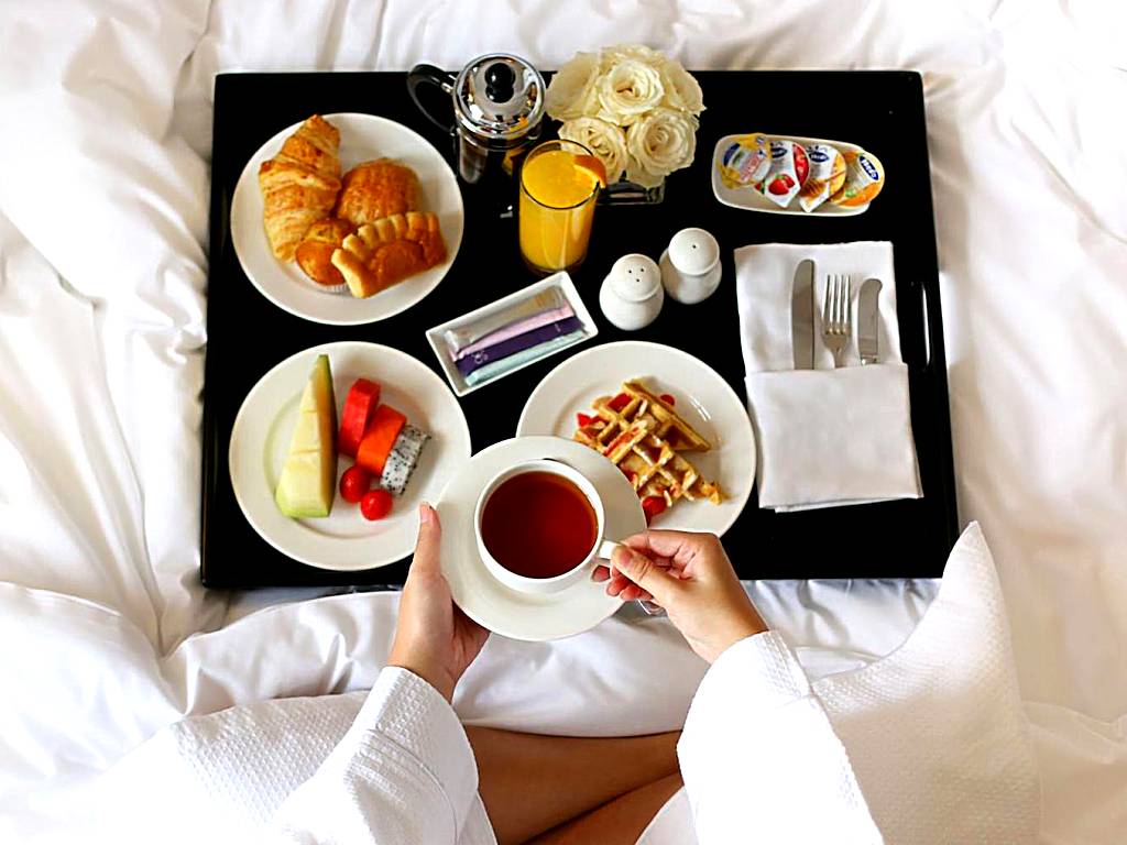 10 Free Breakfast Hotels in New York Neighborhoods