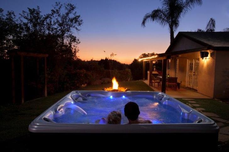 10 Romantic Getaways With Hot Tub in New York Neighborhoods