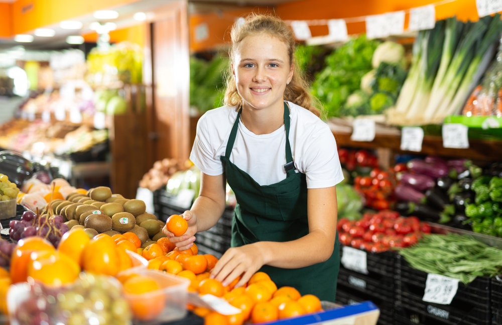 10 Part Time Jobs For Teens in New York Neighborhoods